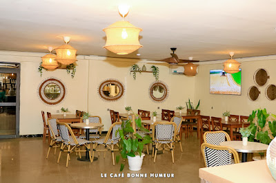Intérieur du Café Bonne Humeur